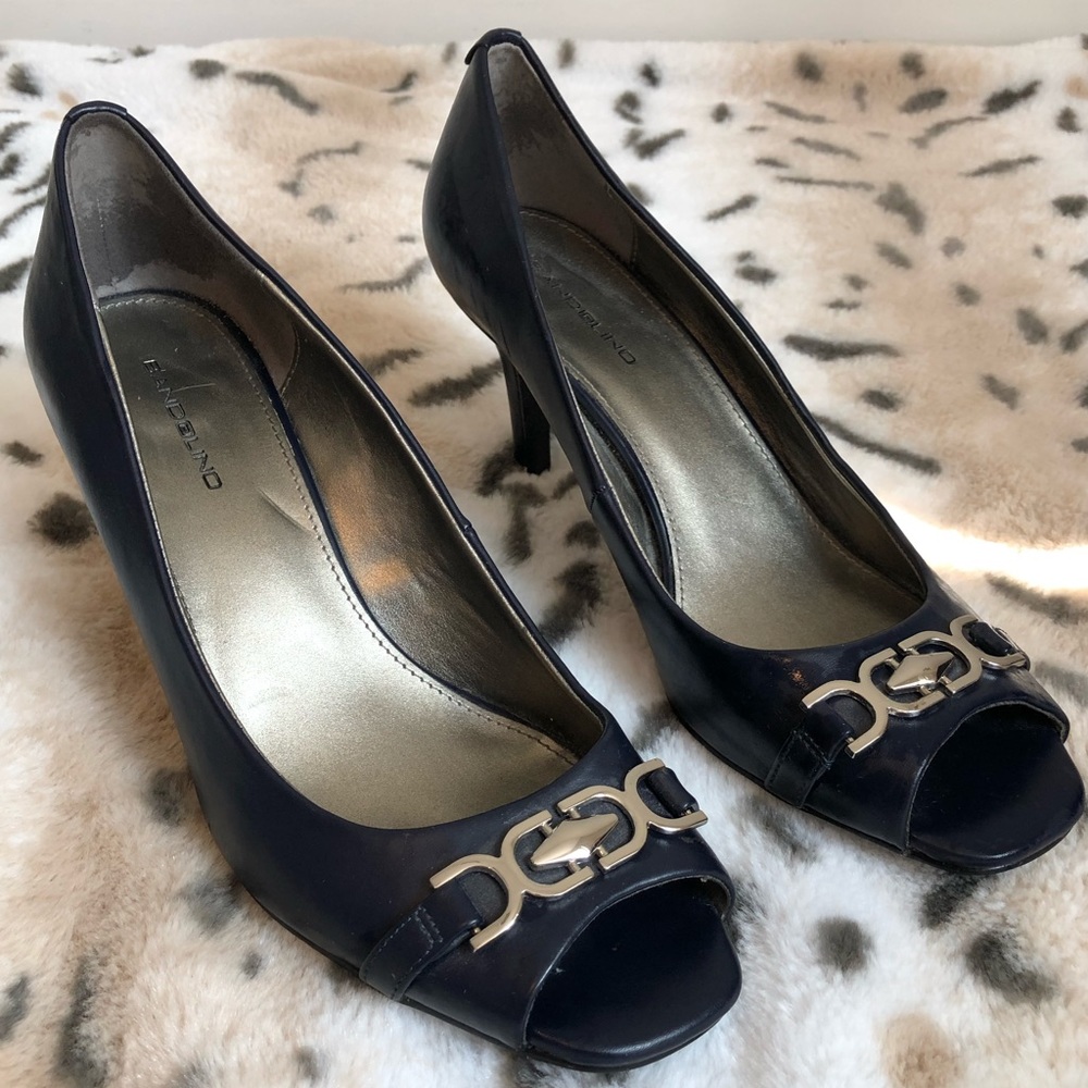 Women’s Bandolino Navy Open Toe Heels
